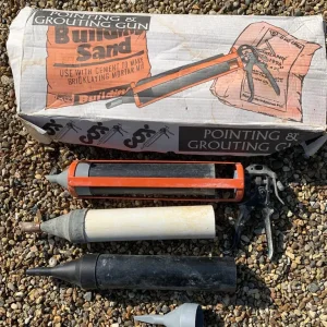 Pointing and grouting gun with assorted nozzles - Image 2