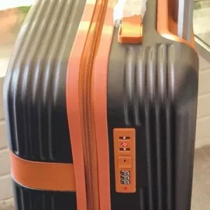 Two sturdy suitcases - Image 7