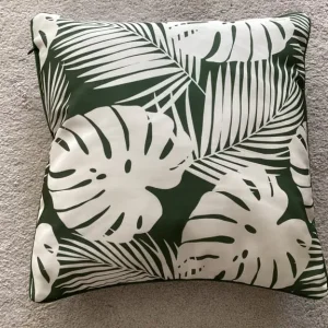 Four Square Green Leaf Cushions - Two Designs - Excellent Condition - Image 4