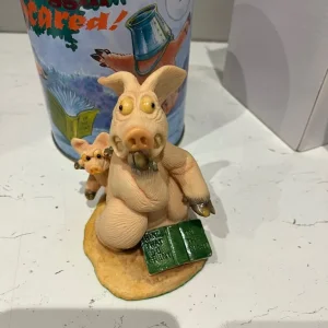 8 Piggin ornaments and bn t shirt - Image 4