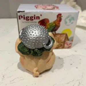 8 Piggin ornaments and bn t shirt - Image 7