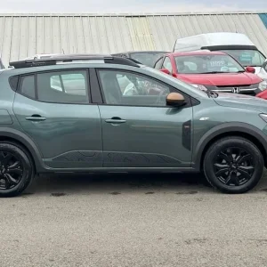 2023 Dacia Sandero Stepway 1.0 TCe EXTREME Hatchback 5dr Petrol Manual Euro 6 (s/s) (90 ps) - Image 2