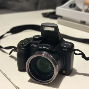 Panasonic Lumix DMC-FZ38 with Leica lens - Image 2