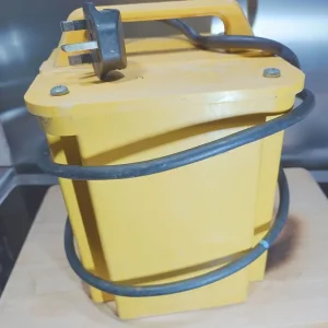 110V 3kVA Portable Transformer, Twin 16A Outlets + Thermal Cut Out - Image 3