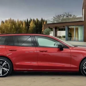 2024 Volvo V60 2.0 T6 PHEV Plus Dark Estate - Image 2