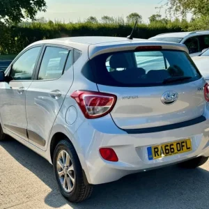2016 Hyundai i10 1.2 Premium 5-door Hatchback Petrol Manual - Image 7