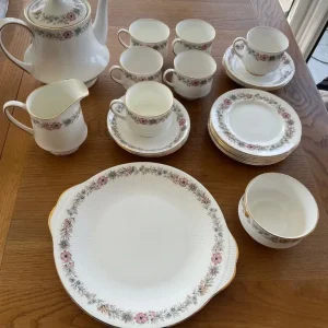 Belinda tea set