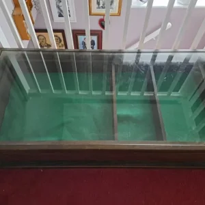 Glass top display table - Image 2