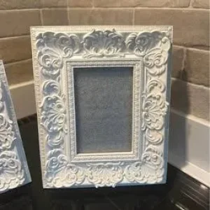 2 x Heavy Vintage Style White Picture Frames - Image 2