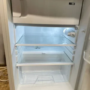 Undercounter fridge freezer - Image 3