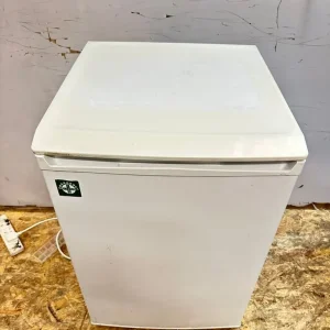 Undercounter fridge freezer