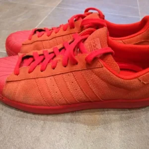 Men's Adidas Superstar trainers size UK 10 - Image 2