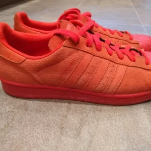 Men's Adidas Superstar trainers size UK 10 - Image 3