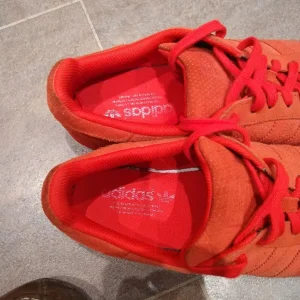 Men's Adidas Superstar trainers size UK 10 - Image 5
