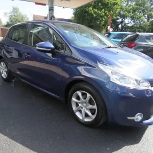 2015 Peugeot 208 1.4 HDi Active 5-door Hatchback Diesel Manual - Image 2