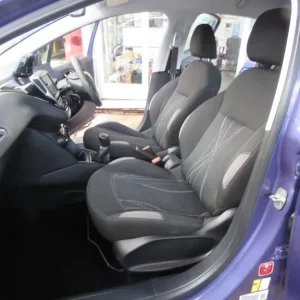 2015 Peugeot 208 1.4 HDi Active 5-door Hatchback Diesel Manual - Image 5