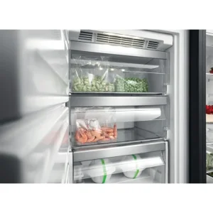 Whirlpool 209L Integrated Freezer