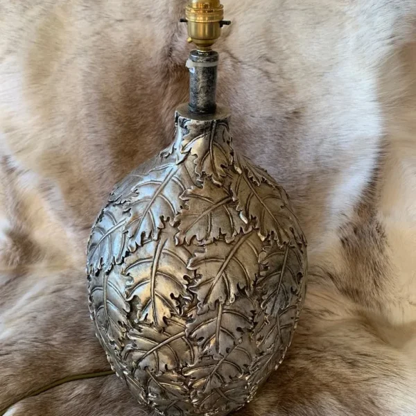 Oak leaf lamp base