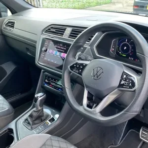 2023 Volkswagen Tiguan 1.4 TSI eHybrid R-Line 5dr DSG Estate - Image 6