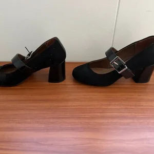Next Forever Comfort Women's Black Suede Heels Size 5 - Image 6