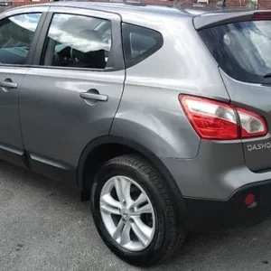 2013 Nissan Qashqai hatchback, manual, 1461cc, 5 doors - Image 2