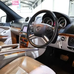 2012 Mercedes-Benz GL350 CDI V6 BlueEfficiency SUV - Image 4