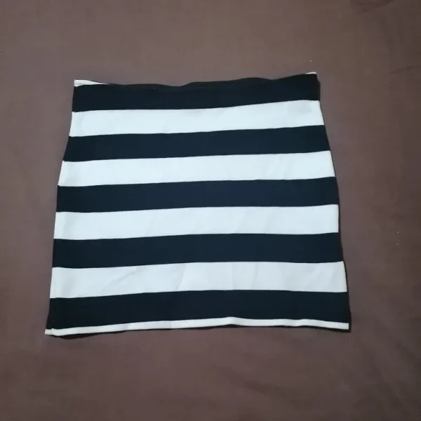 Women's white and black short skirt
