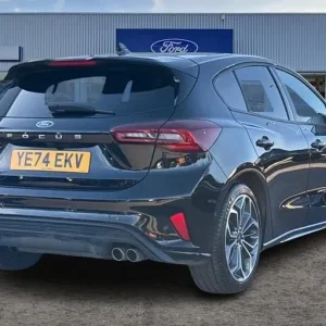 2024 Ford Focus 1.0 EcoBoost Hybrid ST-Line X 5-door - Image 4