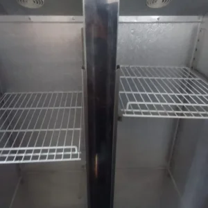 Commercial catering fridge with double doors and 5 shelves - Image 3