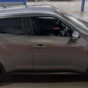2016 Nissan Juke 1.2 DiG-T N-Connecta 5-door hatchback petrol manual - Image 3
