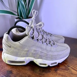 Nike Air Max 95 Premium Light Pumice Unisex Size 5 - Image 5