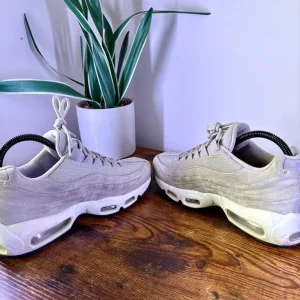 Nike Air Max 95 Premium Light Pumice Unisex Size 5 - Image 6