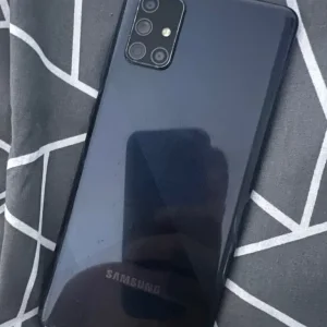 Samsung Galaxy A71 - Image 2