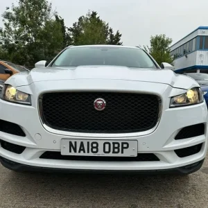 2018 Jaguar F-Pace 2.0d R-Sport 5-door Estate Diesel Auto - Image 5