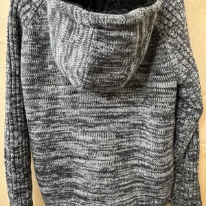 Men’s Grey Fleeced Hooded Jacket Size Small - Image 2