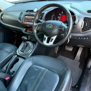 2012 Kia Sportage 20 CRDi KX-3 5-door Estate Automatic with Sat Nav - Image 4