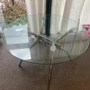 Glass dining table - Image 2