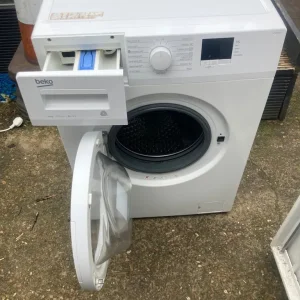 Beko 8kg washing machine like new - Image 4