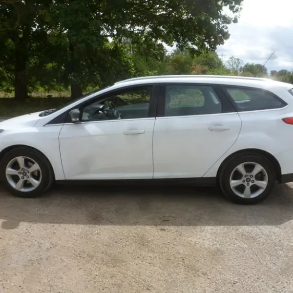 2013 Ford Focus 1.6 TDCi Zetec Navigator Estate Diesel Manual