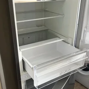 Samsung Fridge Freezer – Grey, Spacious, Quiet, and Still in Great Shape - Image 8