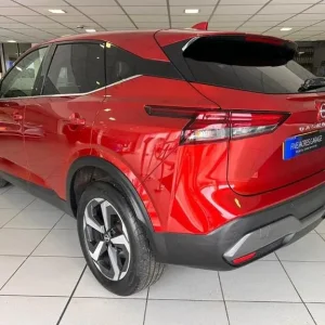 2022 Nissan Qashqai 1.3 DIG-T MHEV Hybrid SUV - Image 8