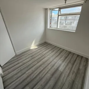 2-bedroom maisonette with balcony - Image 5