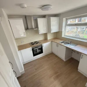 2-bedroom maisonette with balcony