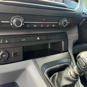 2022 Toyota ProAce Icon LWB with Apple/Android Integration - Image 7