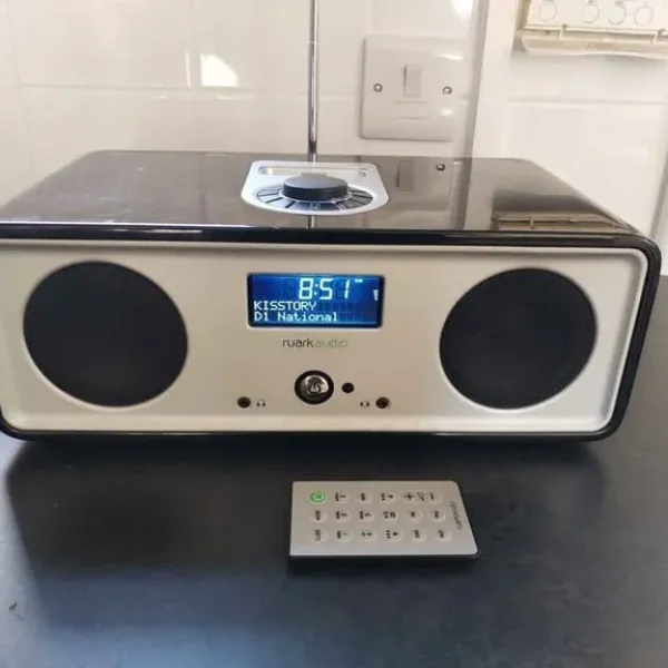 Ruark high-quality audio DAB+/iPod with Bluetooth streaming