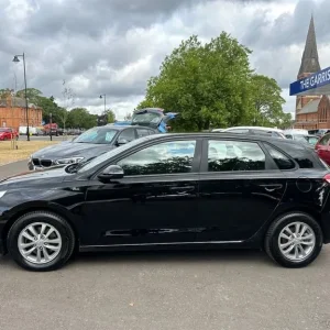 2018 Hyundai i30 CRDI Special Edition Hatchback Diesel Manual - Image 2
