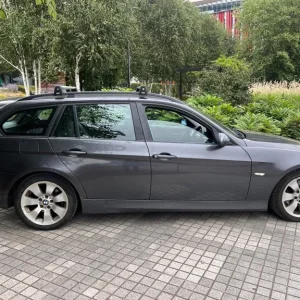 2008 BMW 3 Series 320d Estate Manual - Image 3