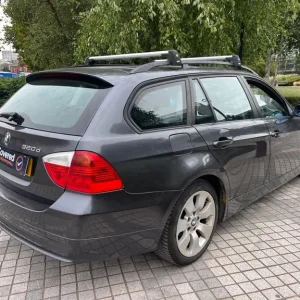 2008 BMW 3 Series 320d Estate Manual - Image 5