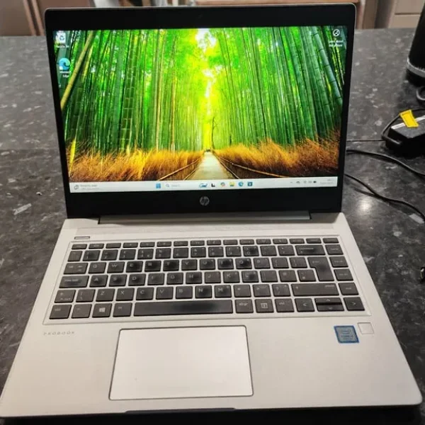 HP ProBook 14" Core i5 / 8gb / 250 ssd Windows 11 + Office 2024 Pro