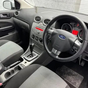 2008 Ford Focus 1.6 Zetec 5-door Hatchback Petrol Automatic - Image 2